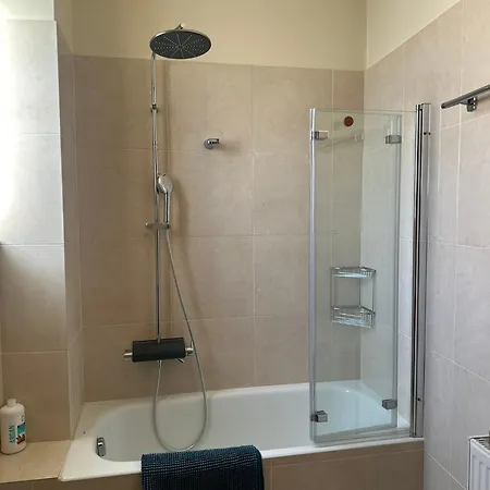Prázdninový dům A Cozy Whole House Near The Airport And The